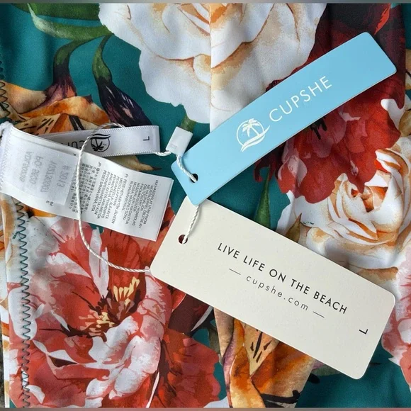 NWT CUPSHE 2-Piece Swimsuit. Size L. - Picture 2 of 9